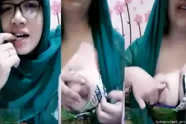 Bu Haji Tobrut Hijab Hijau Dientot Sampe Jilbab Lepas
