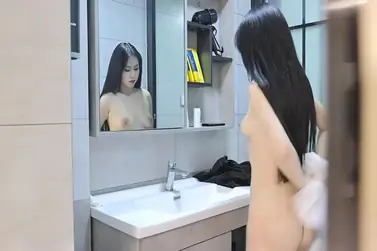 Satpam Beruntung Ngentot Cewek Bohay Sampe Becek