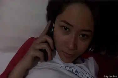 Sedang menikmati sesuatu yang enak, teman baikku menelepon.