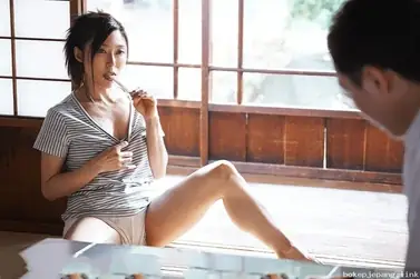 Tetangga Seksi Selingkuh Rahasia, Memek Basah Tiap Malam Digoyang